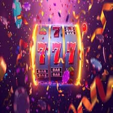 Slots618 Zombie Fish Shooting ဂိမ်းတွင် သဘာဝဆန်းကြယ်သော ပင်လယ်သတ္တဝါများကို ပစ်ချ၍ ဆုရယူနေသည့် မြင်ကွင်း